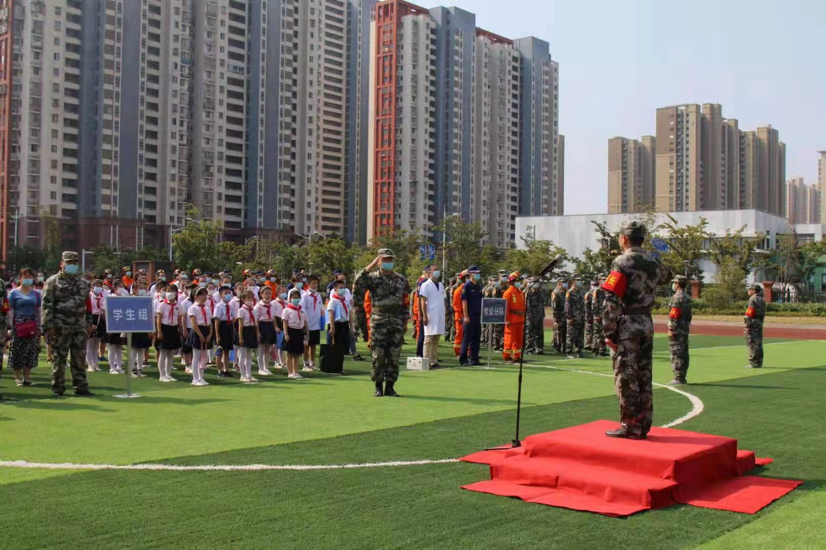 2疏散演练照片.jpg