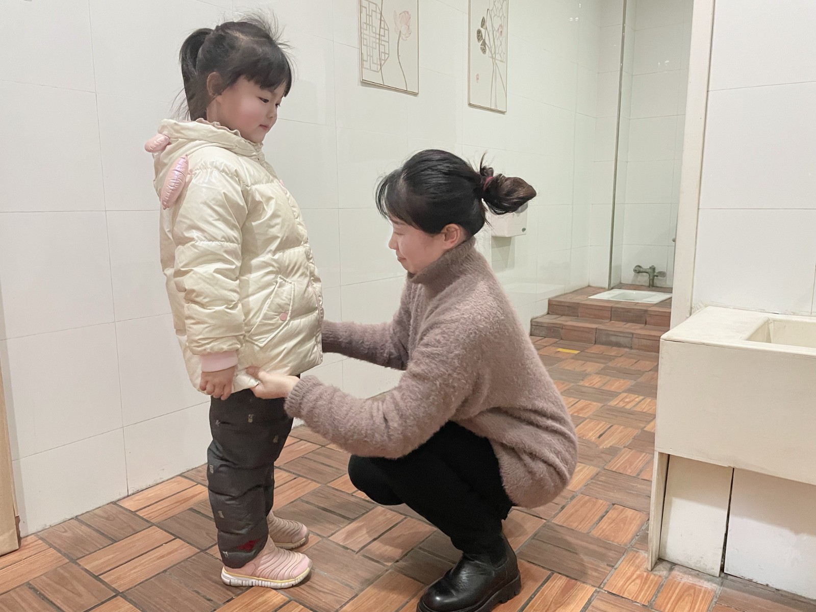 【乐活龙幼·党建】尽已所能 向爱而行 ——龙潭幼儿园权晓颖教师先进事迹