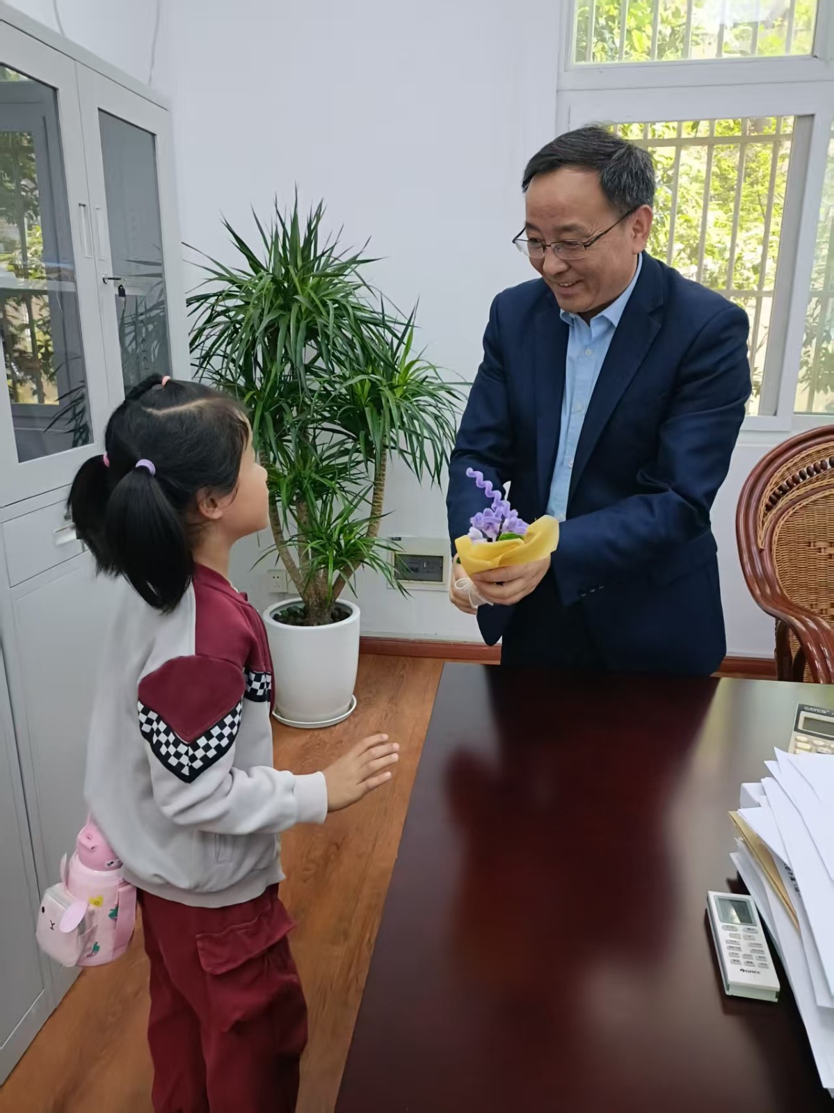 【乐活龙幼·乐享童年】劳动润童心，实践促成长 ——记龙潭幼儿园靖安分园劳动节活动