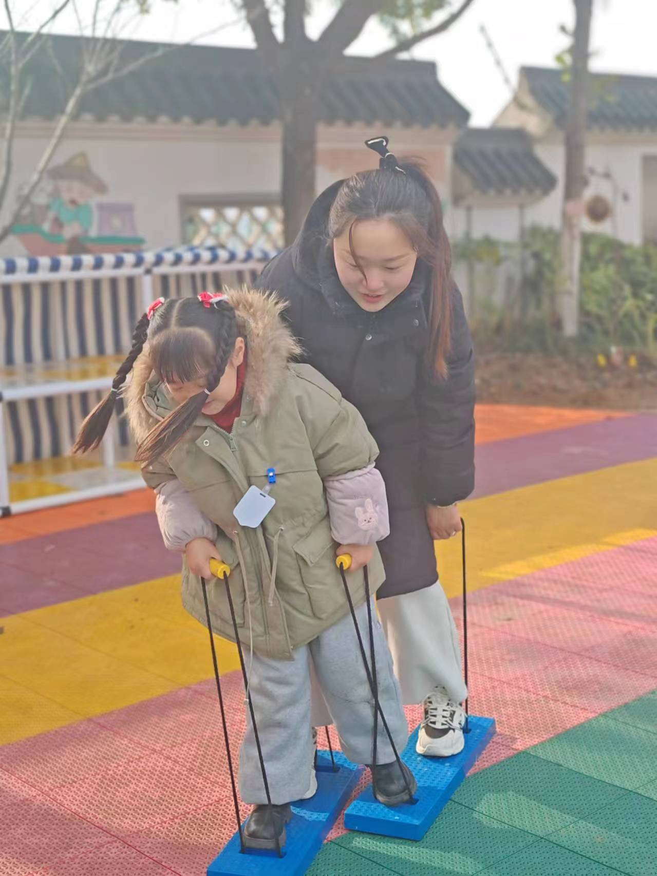 【乐活龙幼·党建】最美芳华，潜心幼教 ——龙潭幼儿园何勤教师先进事迹