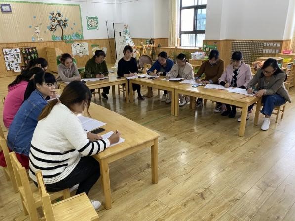 【乐活龙幼】基于幼儿经验生长的主题环境创设——记龙潭幼儿园长江分园教研活动