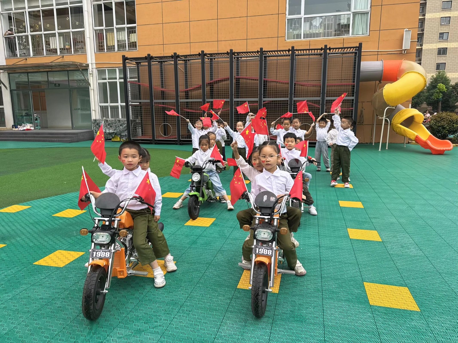 【乐活龙幼·乐享童年】童心向祖国 月满中华情 ——龙潭幼儿园靖安分园迎国庆.中秋系列活动