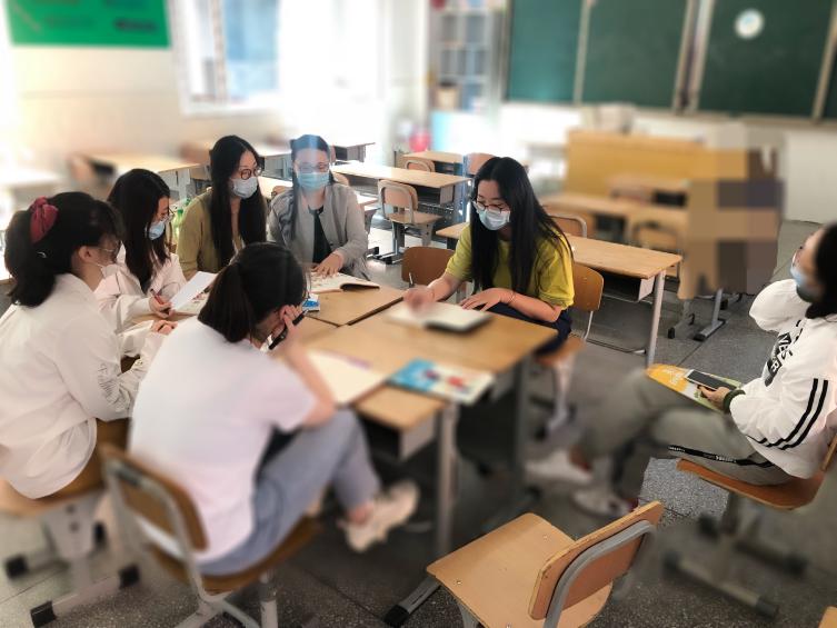 英语集体备课通讯报道_html_m14b2e730.jpg
