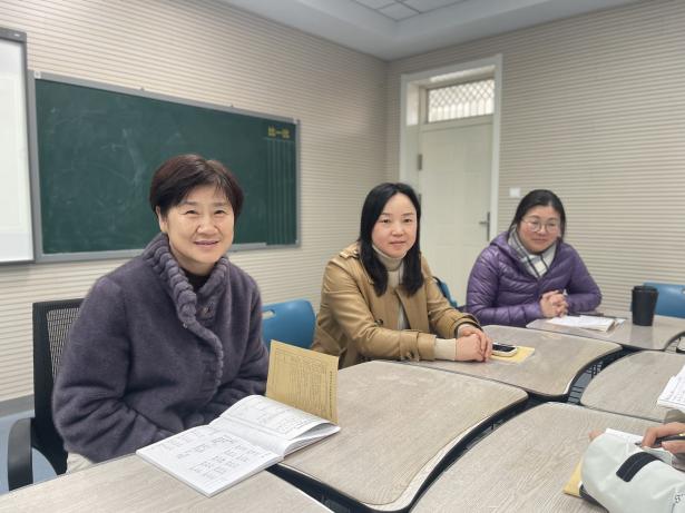20240318南湾营小学英语组报道——记栖霞区小学英语教研员陈红老师课堂教学指导_html_64342ad9.jpg
