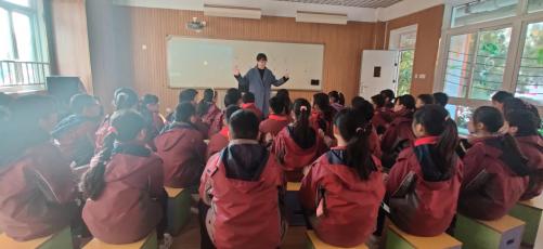 20210324赵欣童学课堂报道_html_mfa7fd9.jpg
