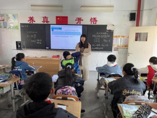 20210325邱仁六年级循环听课报道_html_m5f23d3b7.jpg