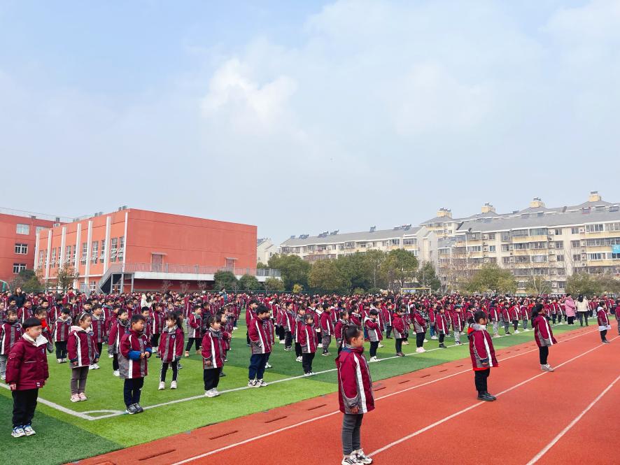 20220214扬帆再出发  一起向未来_html_41f27293.jpg