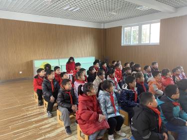 坚持党建引领，共促教师发展_html_70ff9ef.jpg