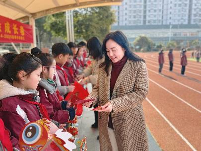 20250213开学典礼报道_html_m3687a85a.jpg