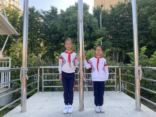 20210510浓情五月 感恩母亲升旗仪式报道_html_6c946c00.jpg
