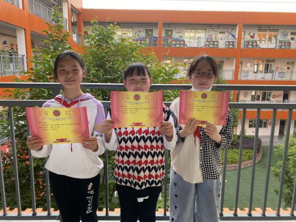 20210509英语组母亲节主题活动（王璐写）_html_6405775a.jpg
