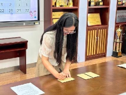 20230827一年级均衡分班报道_html_44b558a4.jpg
