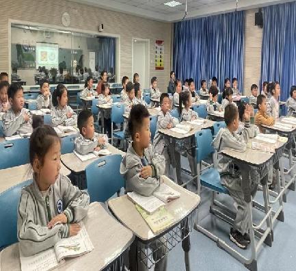 20250326语文童学课堂报道_html_m2d2fcd11.jpg