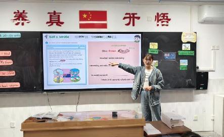 20250425王莉君英语组童学课堂报道_html_7d919bee.jpg