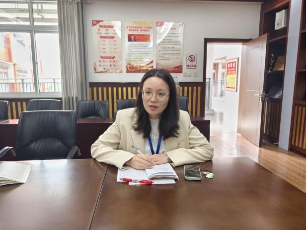 20250409王莉君英语组校本研修报道_html_4824e7dc.jpg