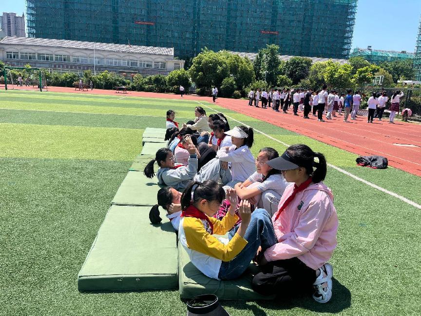 仰卧起坐比赛新闻稿_html_ma36956f.jpg