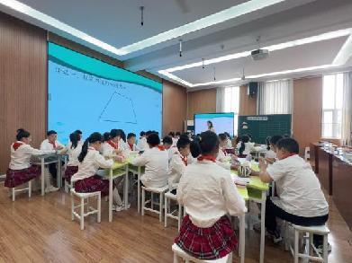 20240604展生活创意  品数学魅力报道_html_3381152f.jpg