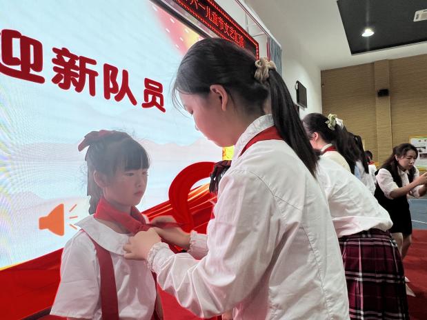 20240531六一汇演报道（李嘉靓写）_html_8a703d1.jpg
