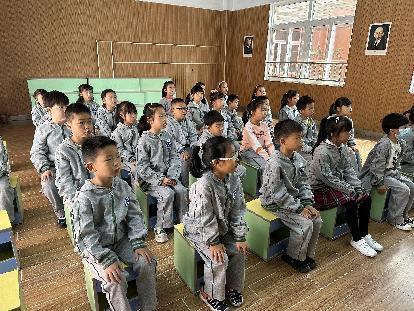 20230510唱响队歌  有你有我(邱仁)_html_m1e4b0aa1.jpg