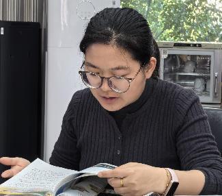 20241105语文组校本研修报道_html_me7ba564.jpg
