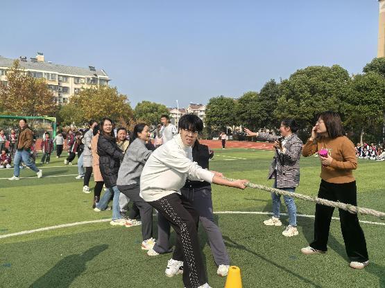 2024.11.22冬季运动会新闻稿_html_m68ec1c50.jpg