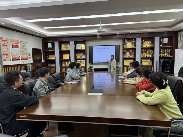 南京市南湾营小学2024-2025学年第二学期青年教师研修班活动掠影报道_html_1c56123b.jpg