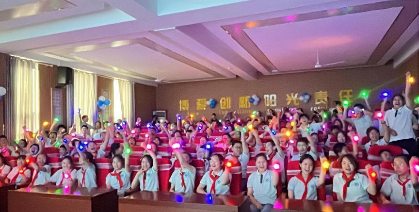 20250620南湾营小学毕业典礼新闻稿_html_m27a18d6e.jpg