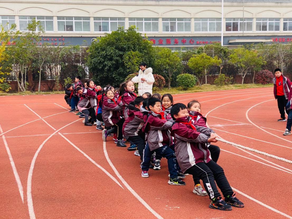 冬季运动会新闻稿_html_m71fd6090.jpg