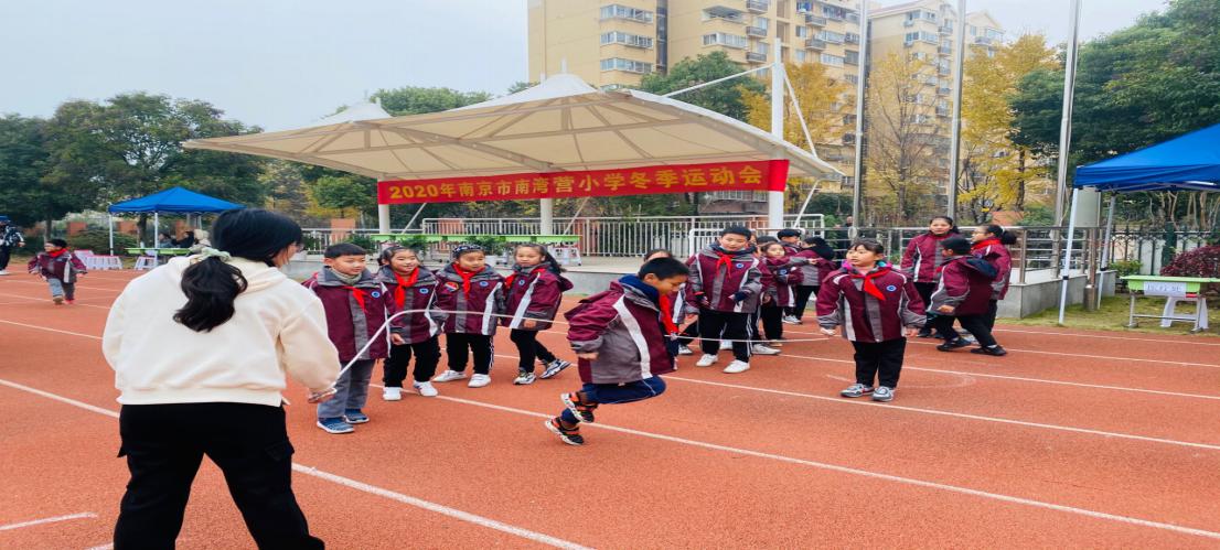 冬季运动会新闻稿_html_3739ea0c.jpg