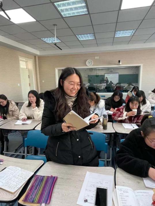 主题语境下小学英语语篇教学的实践研究大组教研报道_html_73609da.jpg