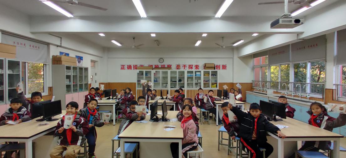 科技制作社团 新闻稿_html_m3f2e91c9.jpg