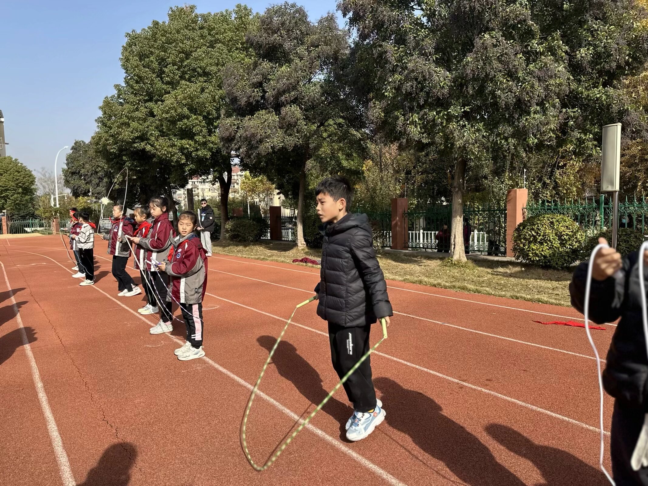 元气满满，童心飞扬——2023年南湾营小学冬季运动会_html_m2abc79e6.jpg