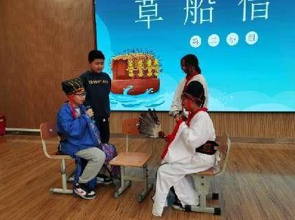 品读经典 演绎精彩——记南湾营小学五（2）班课本剧表演比赛_html_m7f606026.jpg