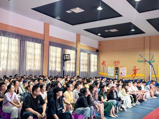 20250824讲师进校园主题活动新闻稿_html_m3812fc17.jpg