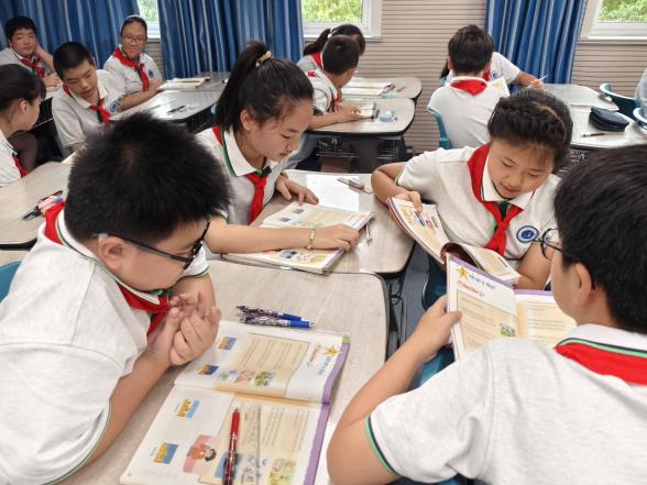 20240913南湾营小学英语组童学课堂报道_html_m79691d7a.jpg