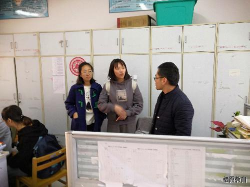 树立信心，科学备考——南师大学长与我校高三同学聊高考