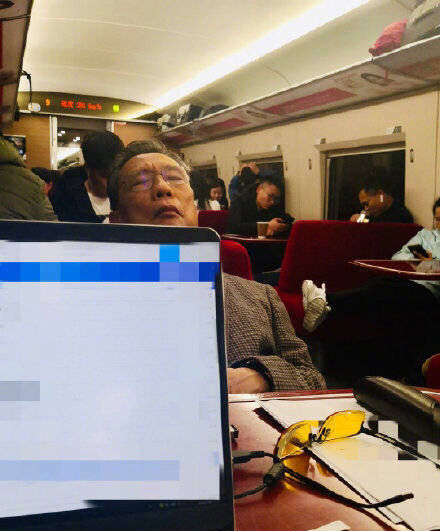 致敬逆行者_html_8c3412d.jpg