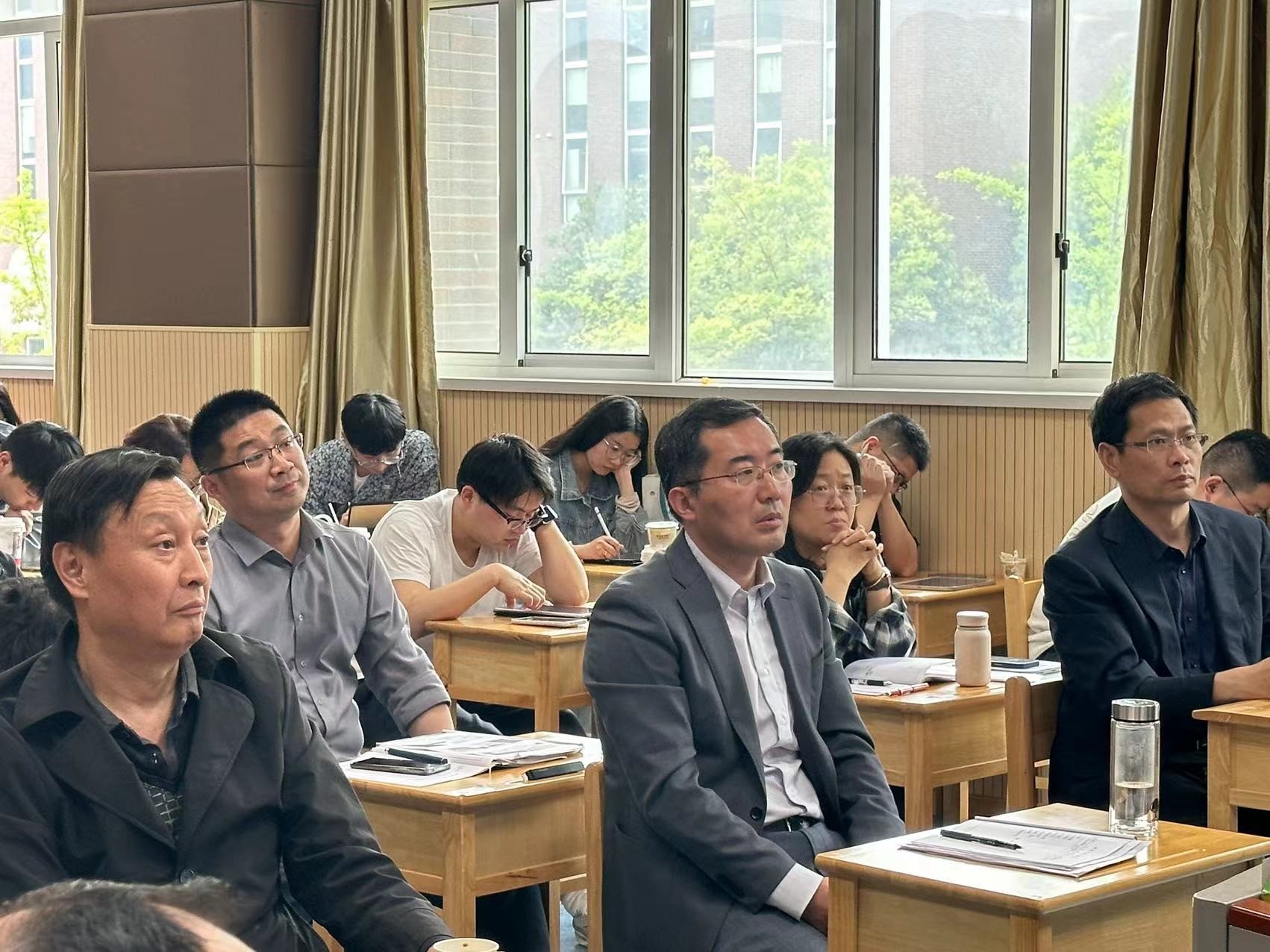 2024.4.16基于学生立场 有效组织教学_html_m9a815b4.jpg