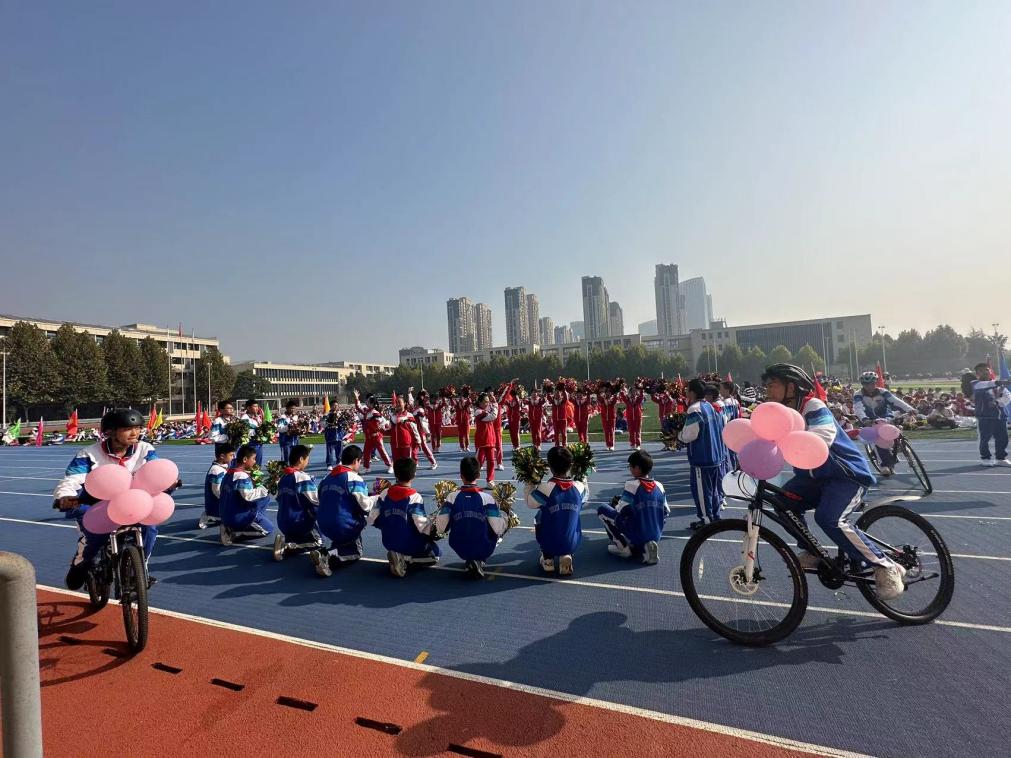 运动会新闻稿(1)_html_2c2fdd42.jpg