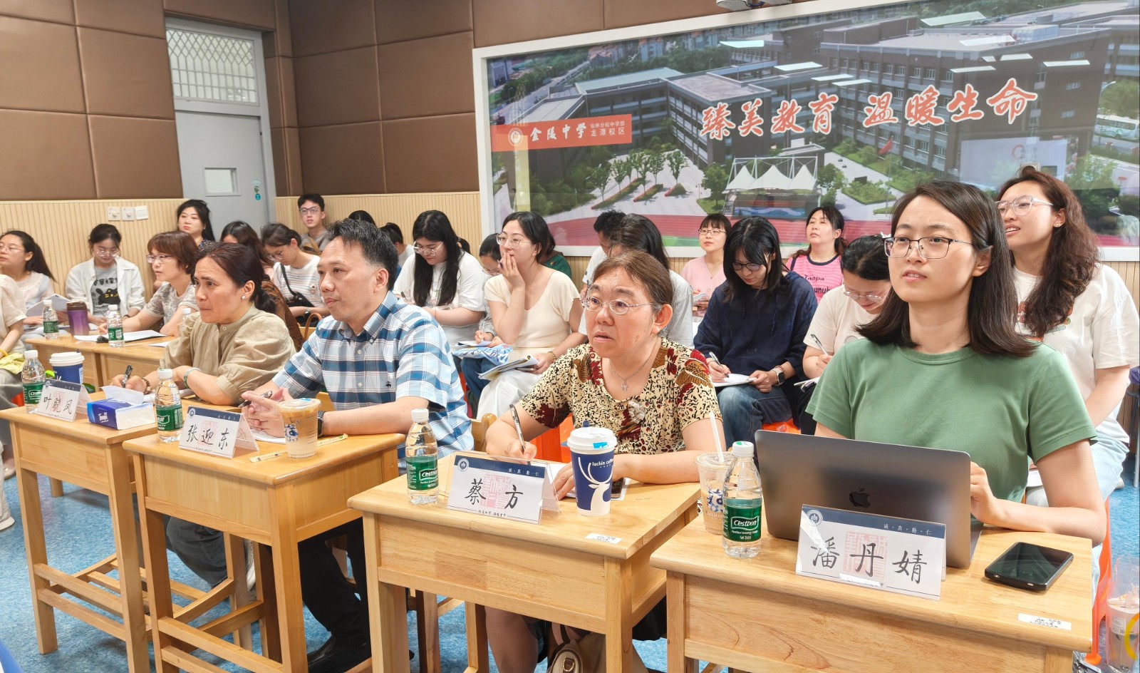 领导合照(1).jpg