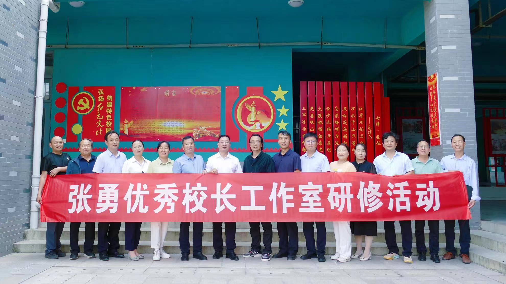 工作室.jpg 工作室.jpg