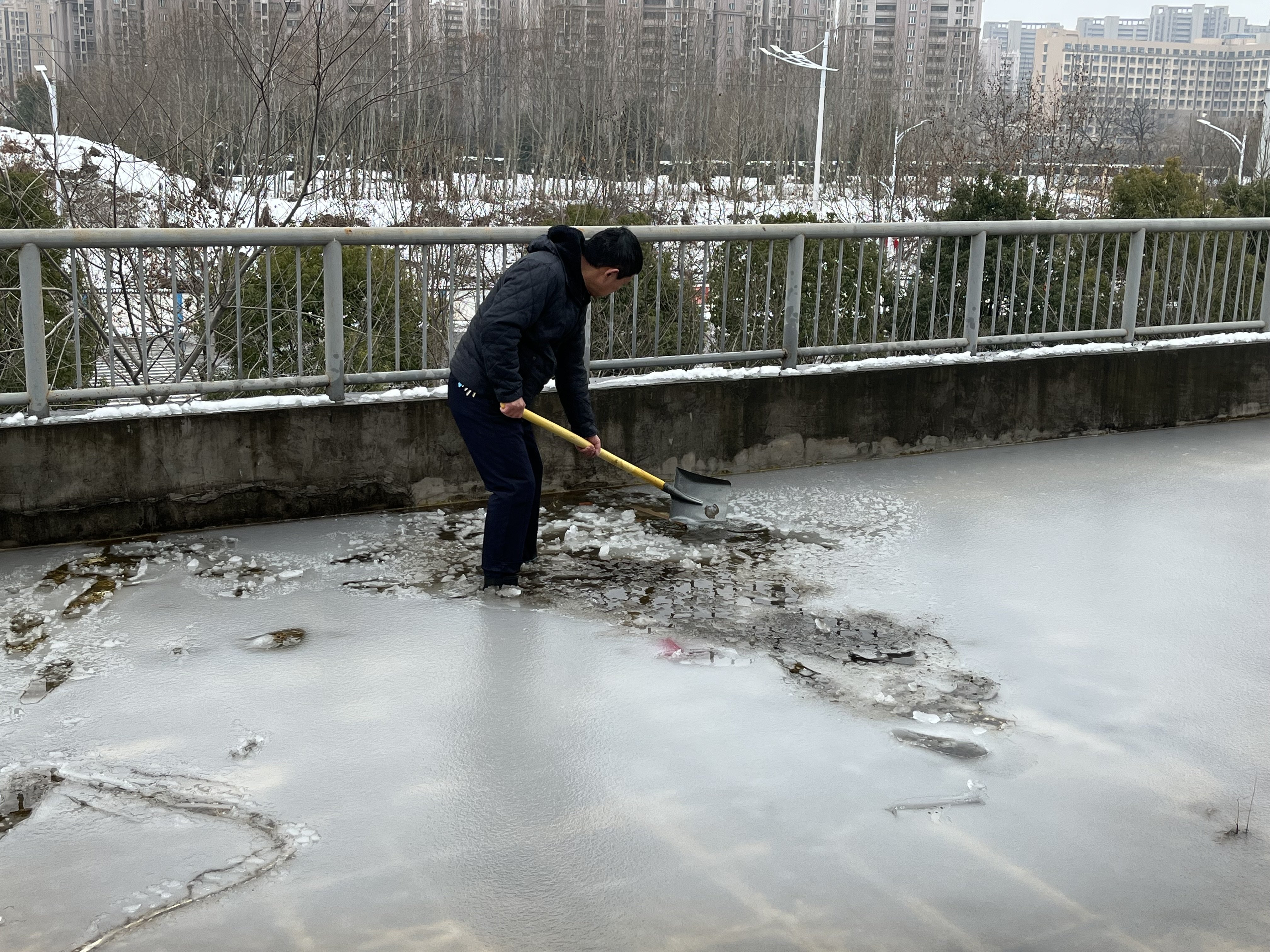 瑞雪满园兆丰年_html_m7462419f.jpg