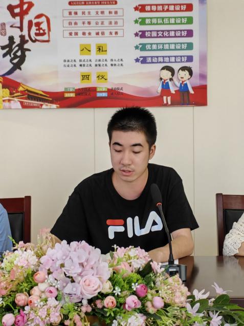师徒结对传帮带，双向互进共成长_html_m7670b84a.jpg