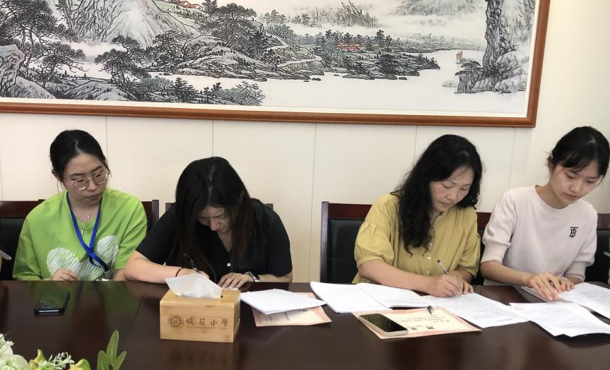 师徒结对传薪火 携手共进谱华章_html_52029223.jpg