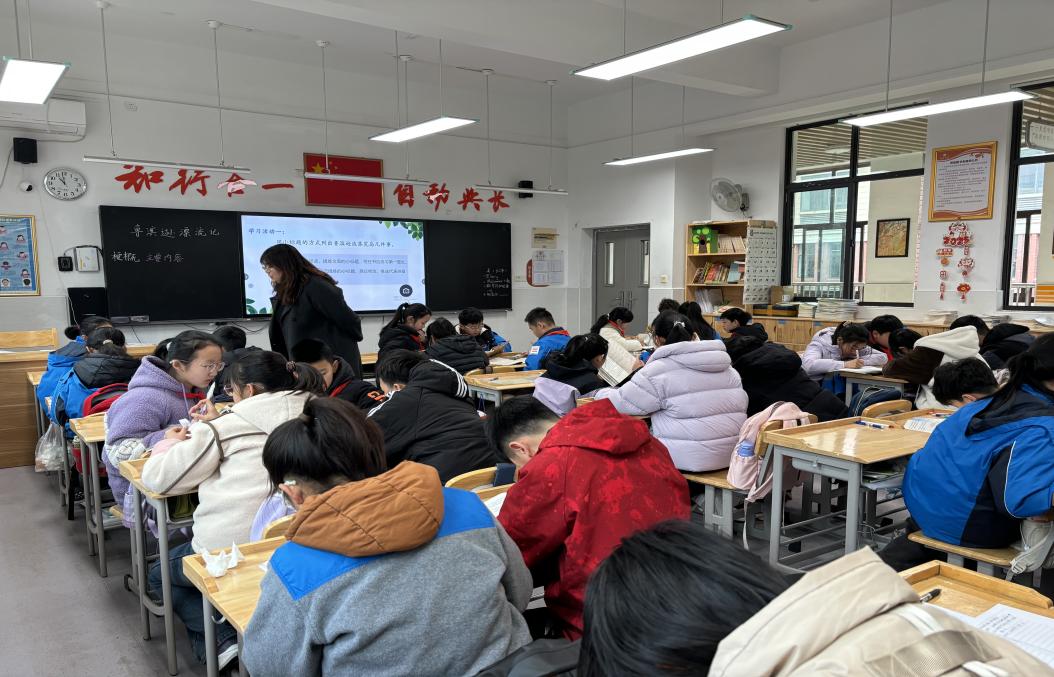 【知行晓庄】 在名著阅读中启迪思维——记晓庄小学高段语文教研组校本研修（二）