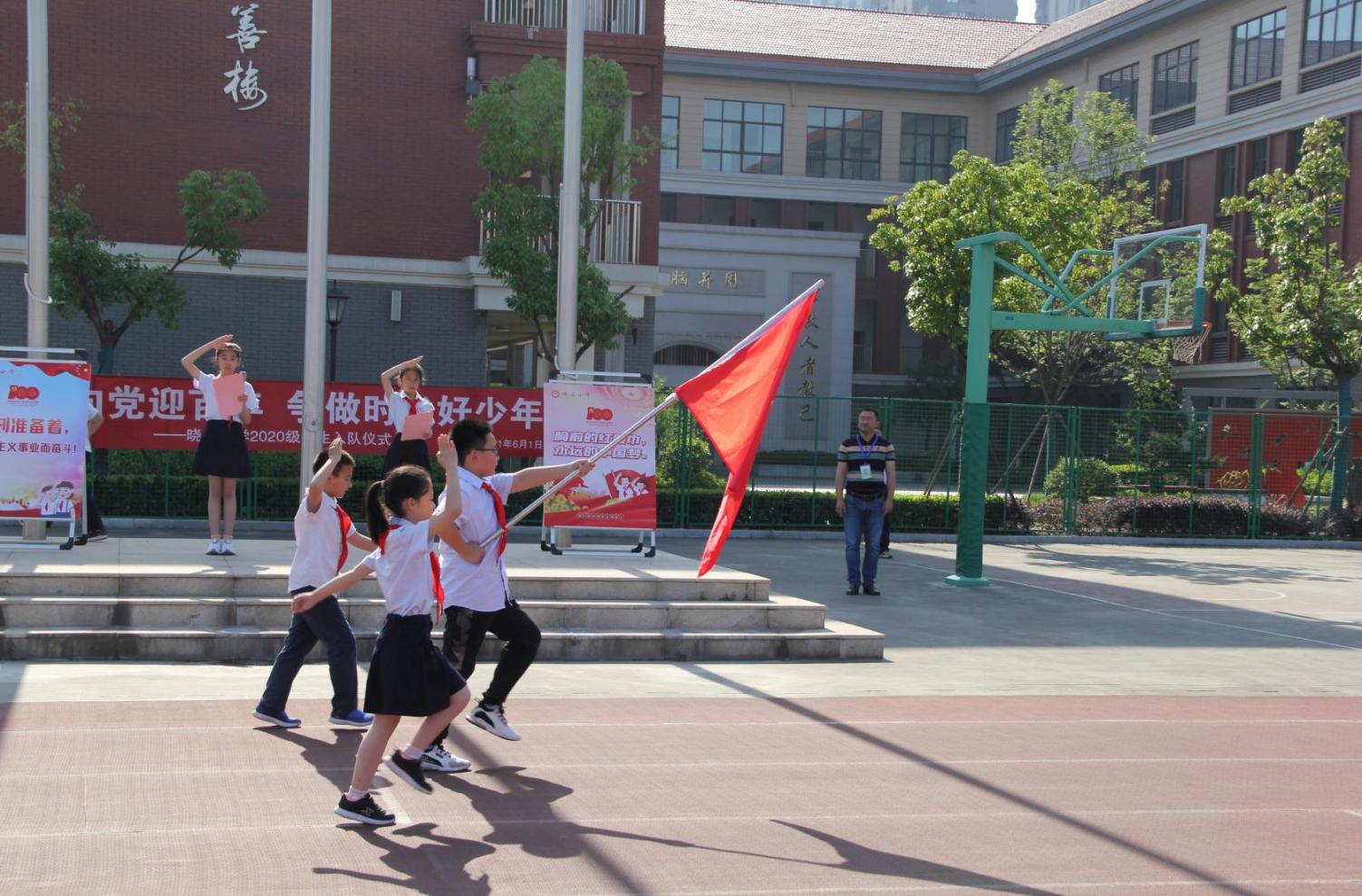 入队仪式新闻稿_html_m47f7c47.jpg