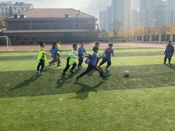 晓庄小学“校长杯”足球班级联赛赛程报道（三）_html_m7783ff20.jpg