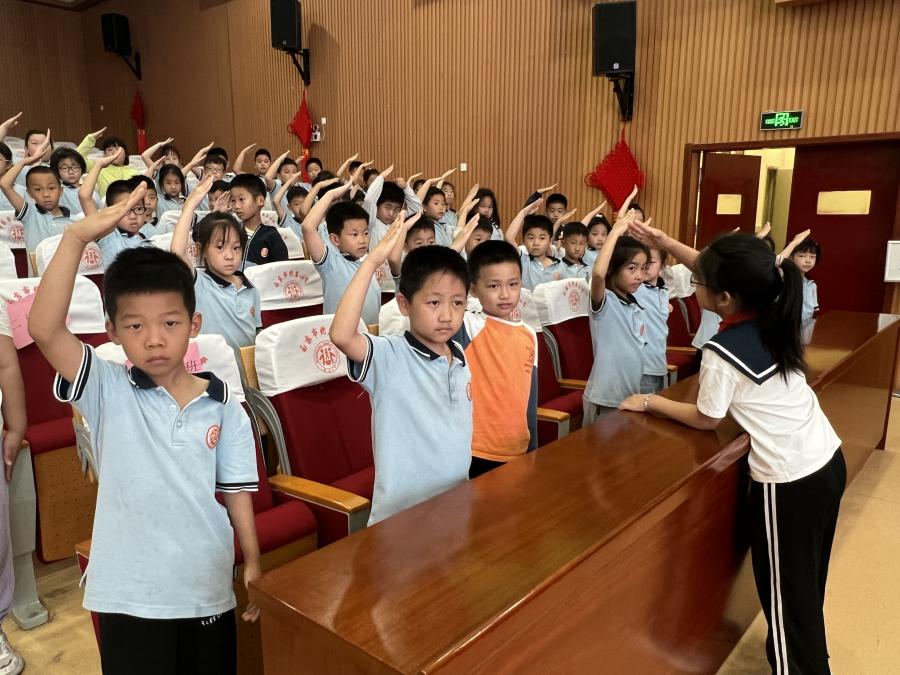 队前培训新闻稿_html_4242722a.jpg