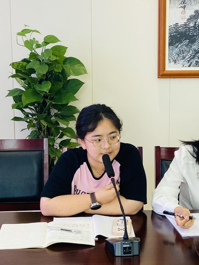 聚焦常规教育  促进习惯养成——一年级班主任工作例会新闻稿_html_m353988e1.jpg