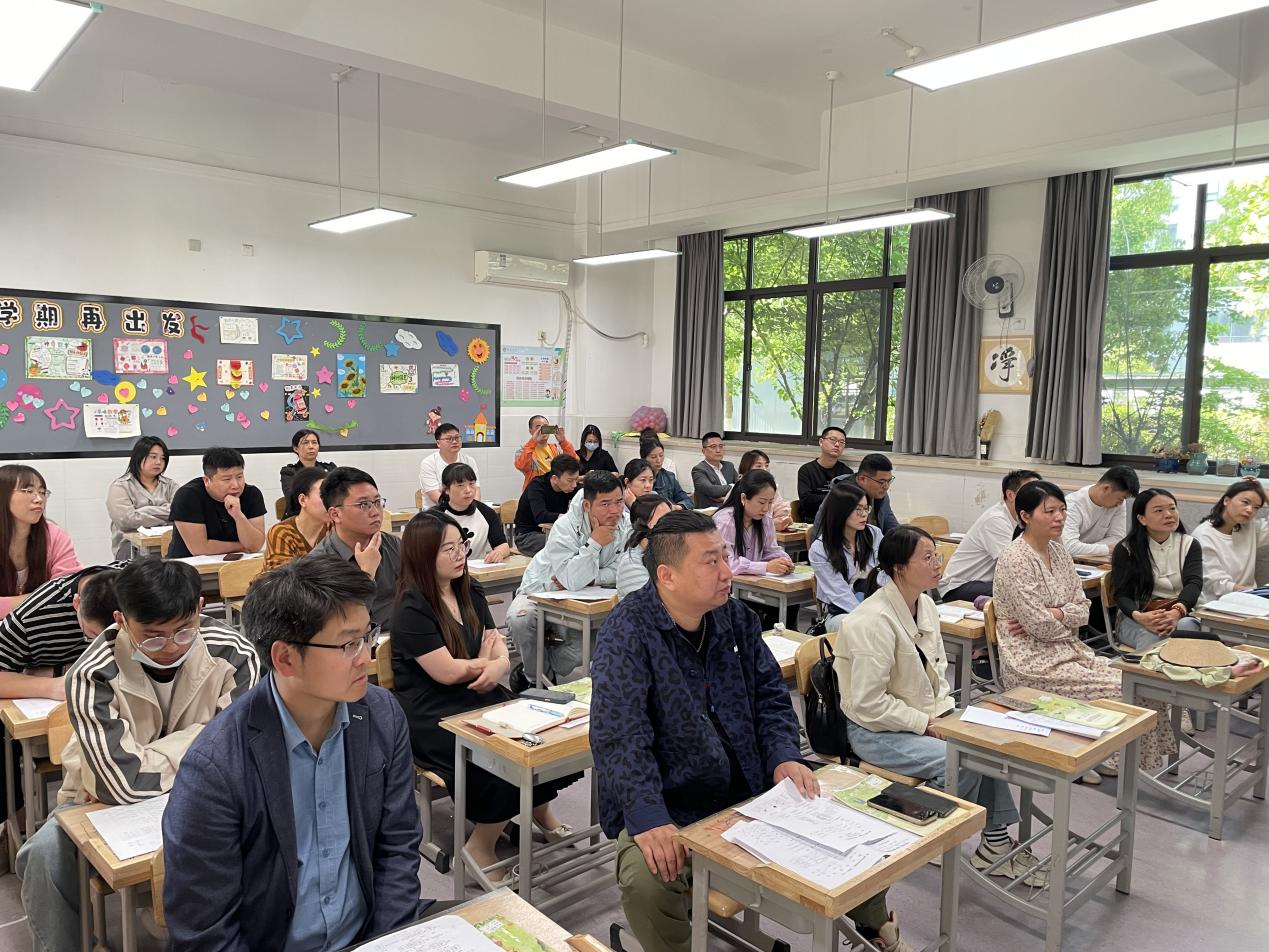 2025.4.25 2024-2025第二学期家长会新闻稿_html_2da28060.jpg